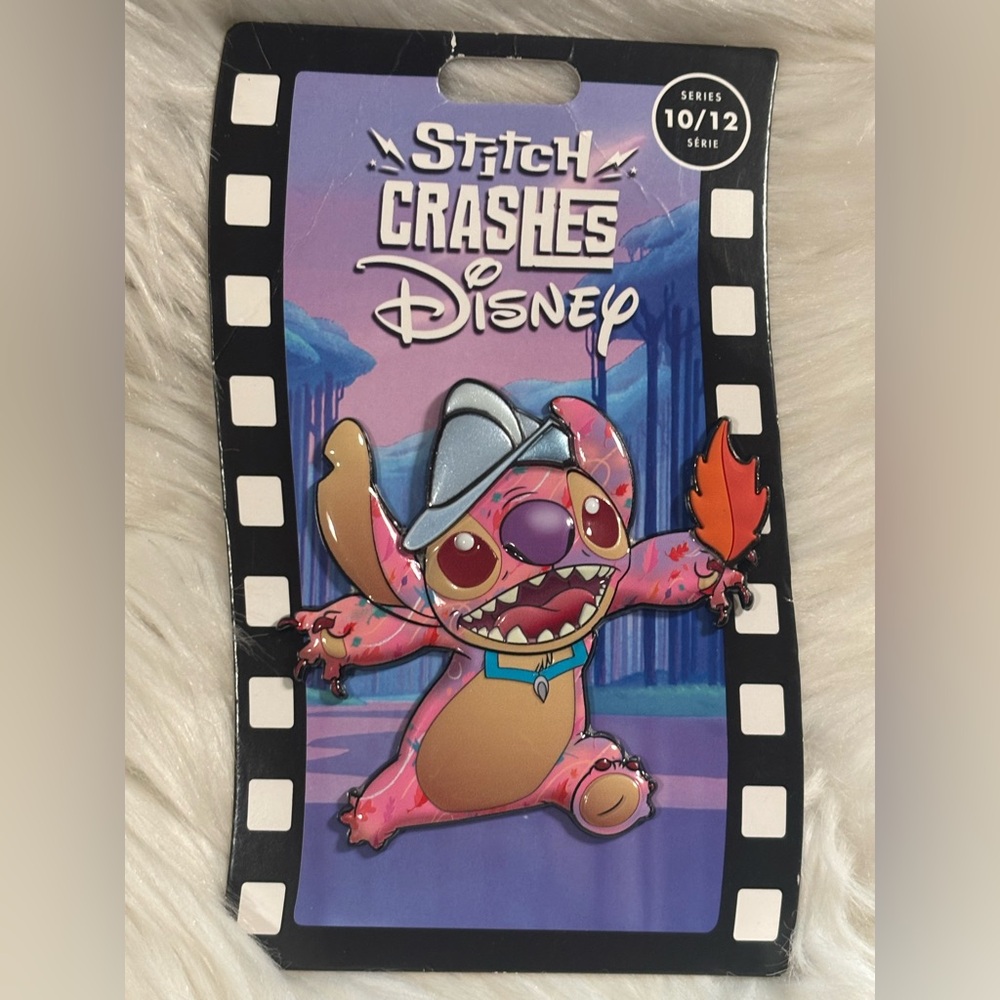 Jumbo Stitch Crashes Disney Pocahontas Jumbo Pin 10/12 Limited Edition